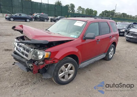 2011 Ford Escape Xlt z USA, uszkodzony, nr VIN 1FMCU9DG3BKB00965